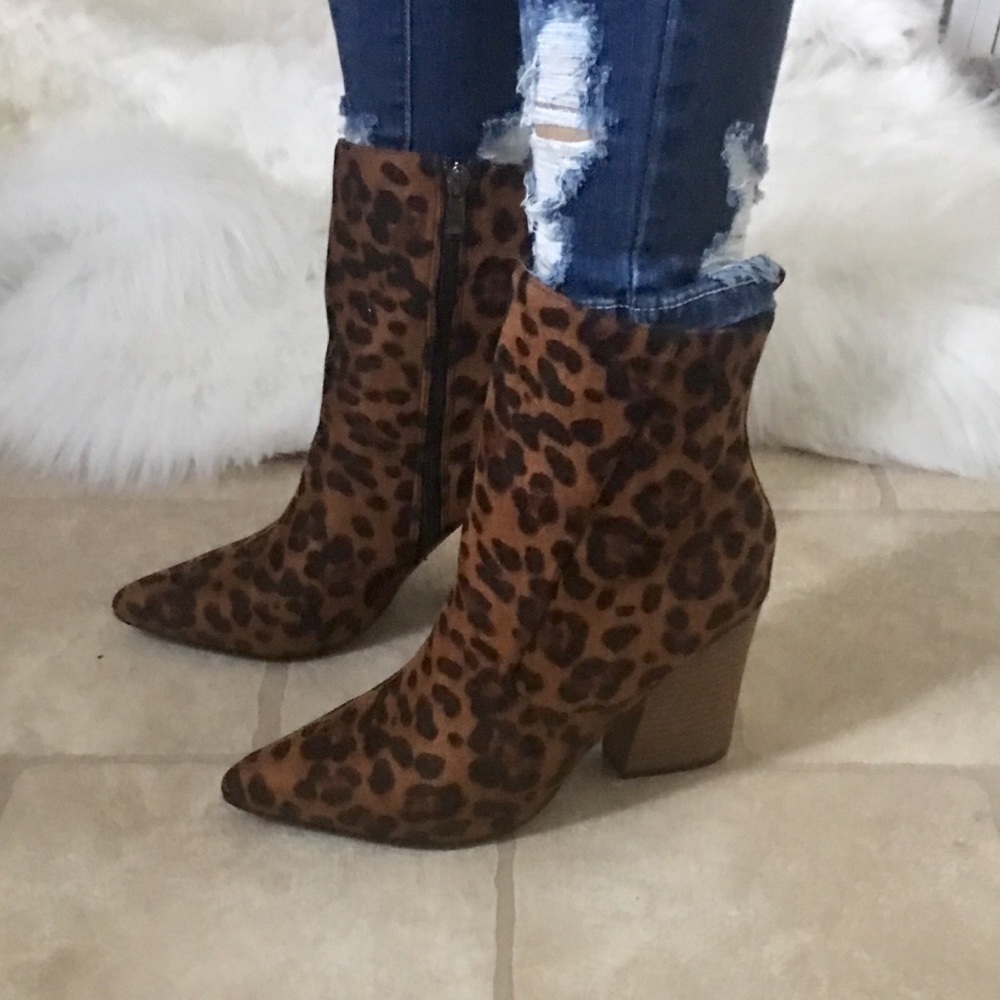 LAST 1️⃣ PRICE FIRM Vegan Suede Leopard Bootie - Picture 2 of 5